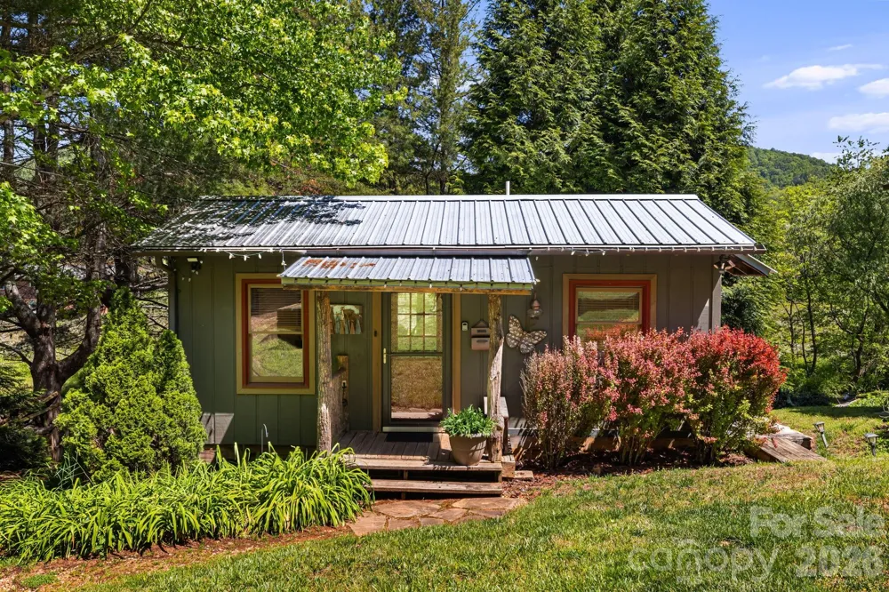 107  111 Hougie Heaven Lane Franklin, NC 28734
