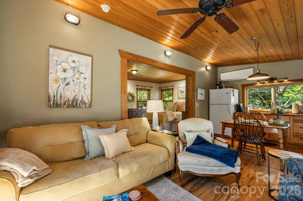107  111 Hougie Heaven Lane Franklin, NC 28734
