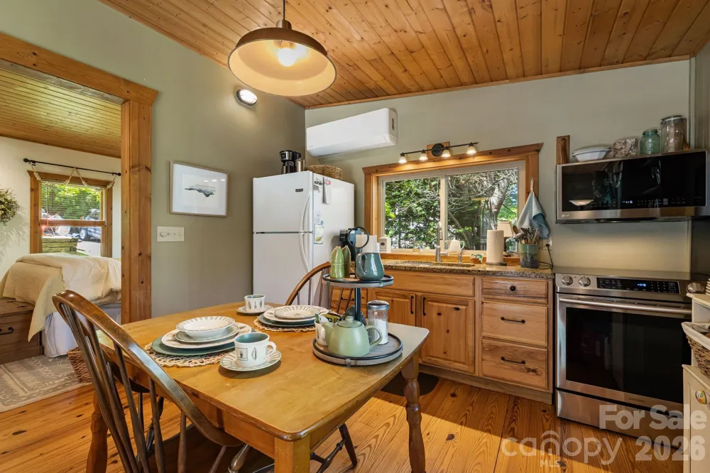 107  111 Hougie Heaven Lane Franklin, NC 28734