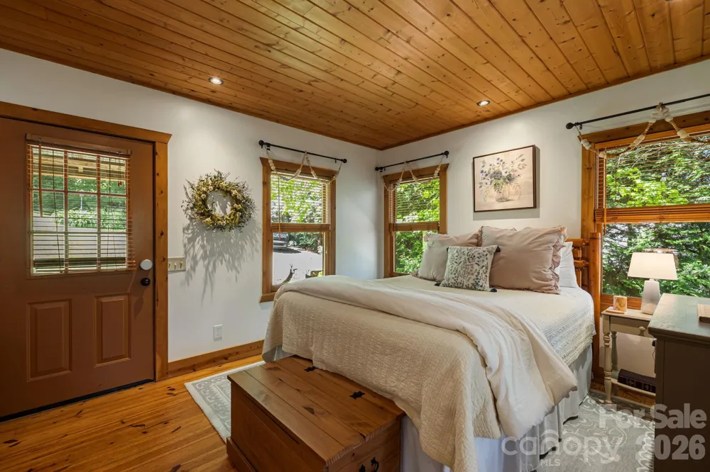 107  111 Hougie Heaven Lane Franklin, NC 28734