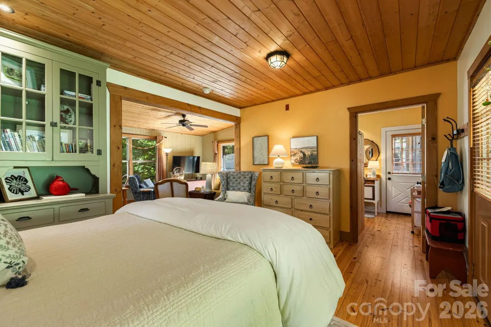 107  111 Hougie Heaven Lane Franklin, NC 28734