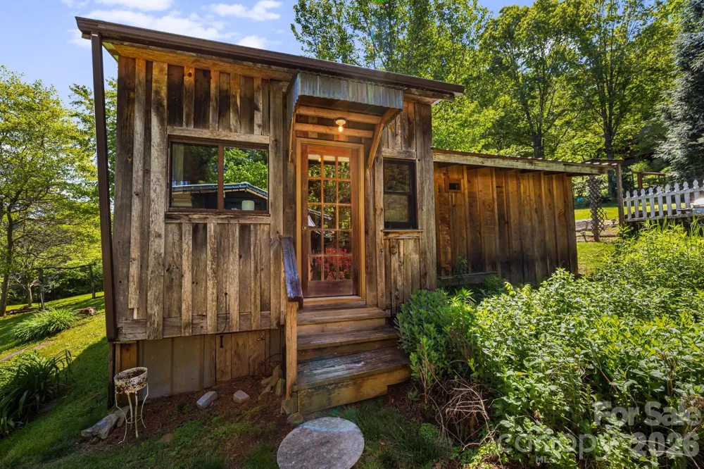 107  111 Hougie Heaven Lane Franklin, NC 28734