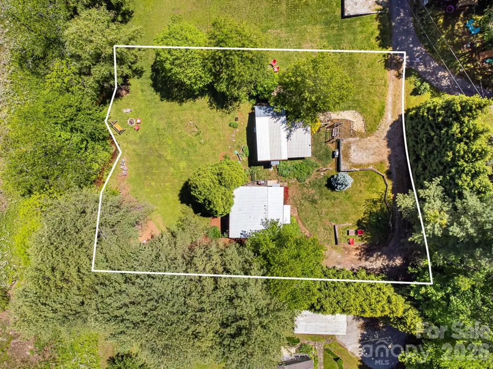 107  111 Hougie Heaven Lane Franklin, NC 28734