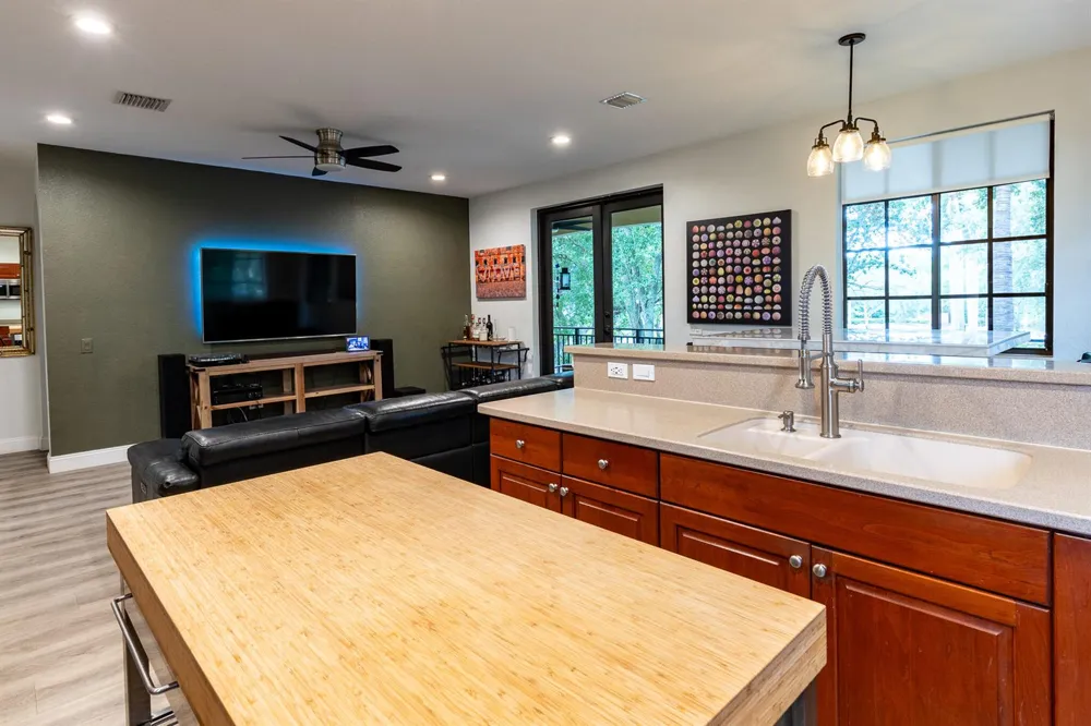 1639 PASSION VINE CIRCLE #16-4 Weston, FL 33326
