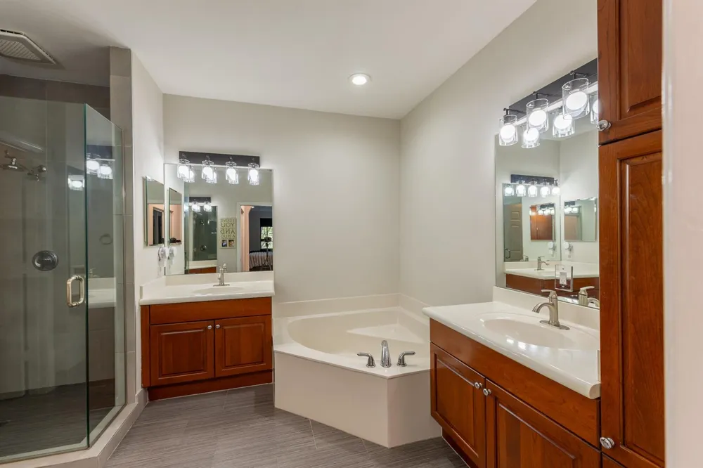 1639 PASSION VINE CIRCLE #16-4 Weston, FL 33326