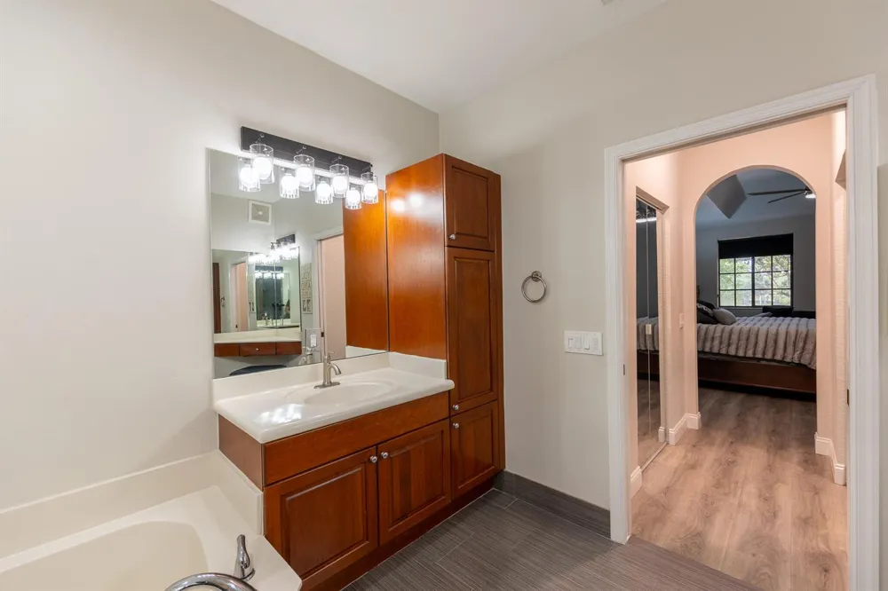 1639 PASSION VINE CIRCLE #16-4 Weston, FL 33326