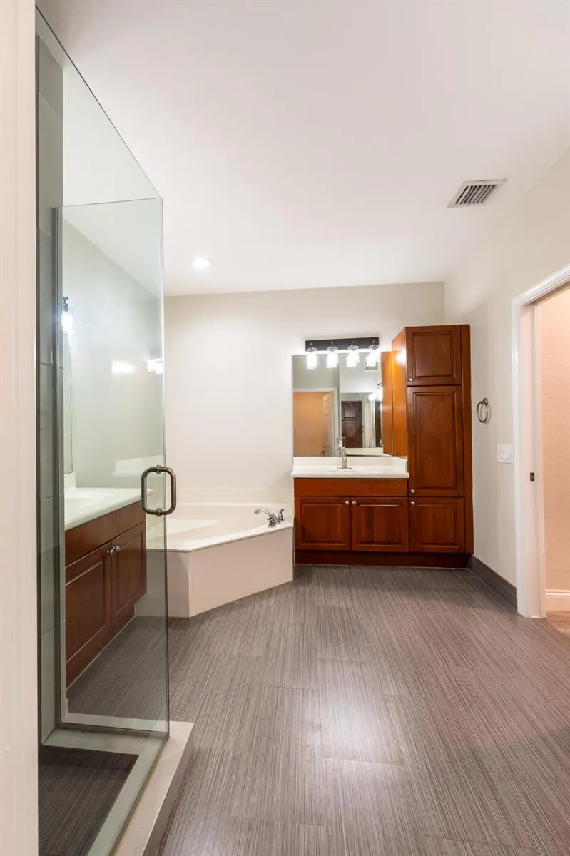 1639 PASSION VINE CIRCLE #16-4 Weston, FL 33326