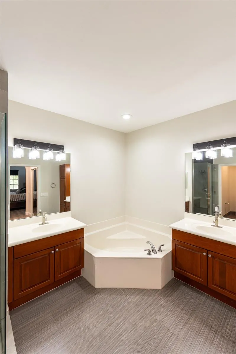 1639 PASSION VINE CIRCLE #16-4 Weston, FL 33326
