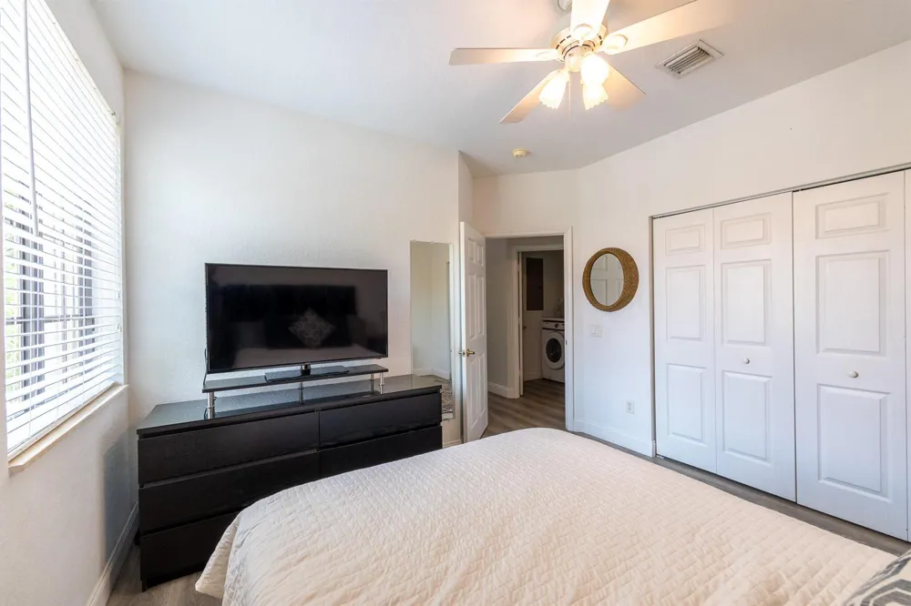 1639 PASSION VINE CIRCLE #16-4 Weston, FL 33326