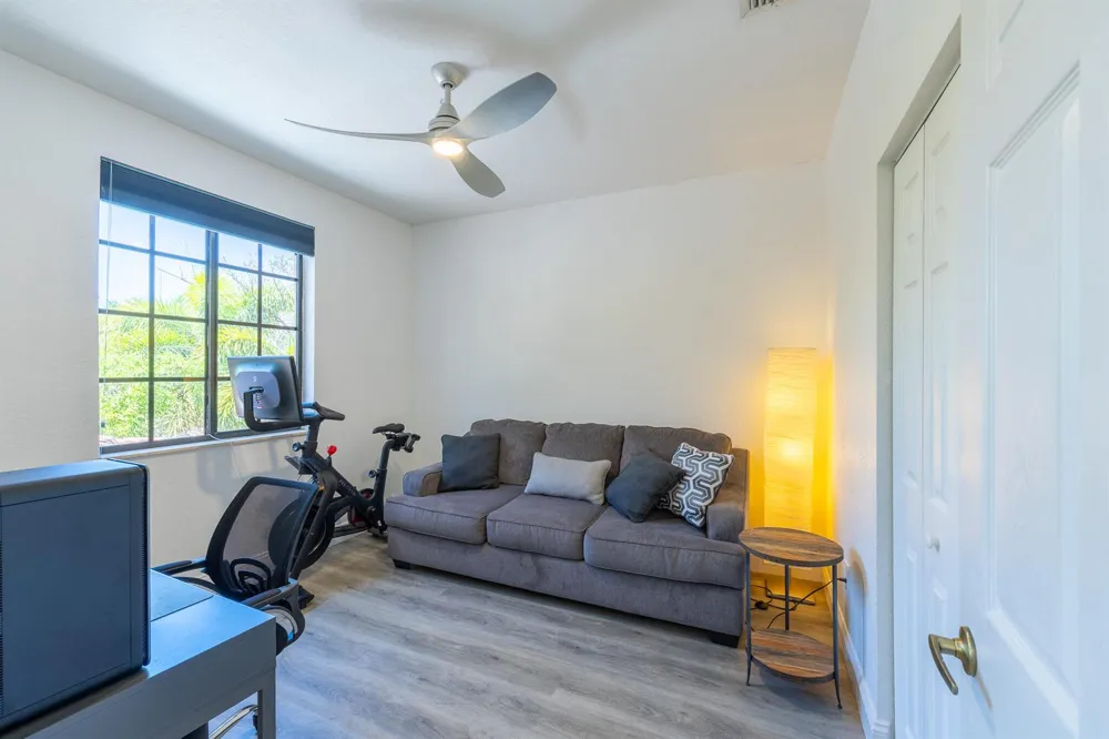 1639 PASSION VINE CIRCLE #16-4 Weston, FL 33326