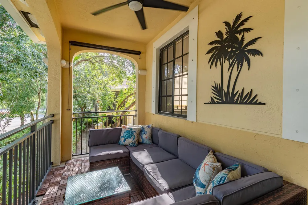 1639 PASSION VINE CIRCLE #16-4 Weston, FL 33326