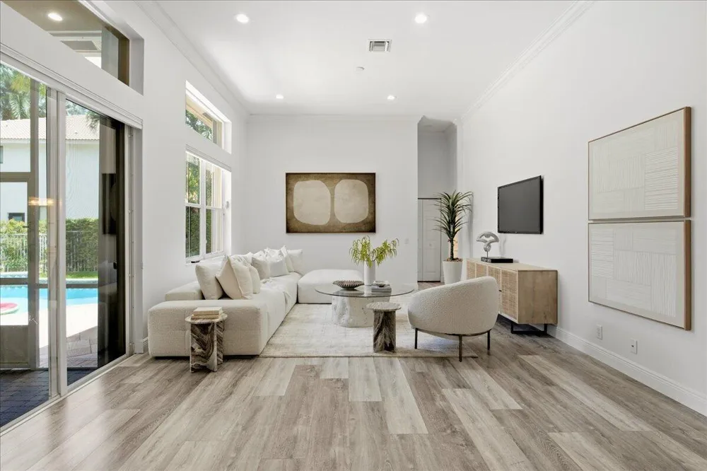 2458 Greenbrier Court Weston, FL 33327