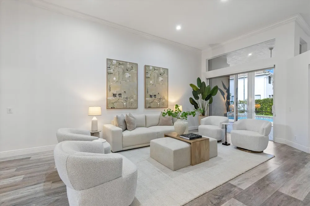 2458 Greenbrier Court Weston, FL 33327