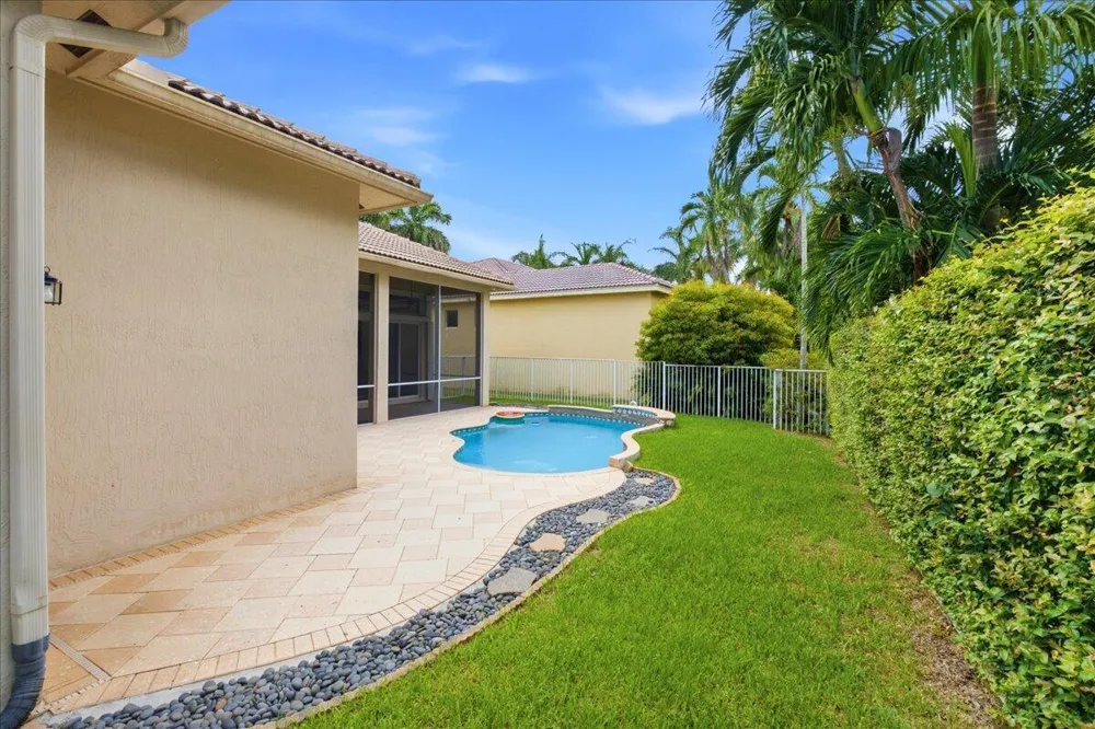 2458 Greenbrier Court Weston, FL 33327