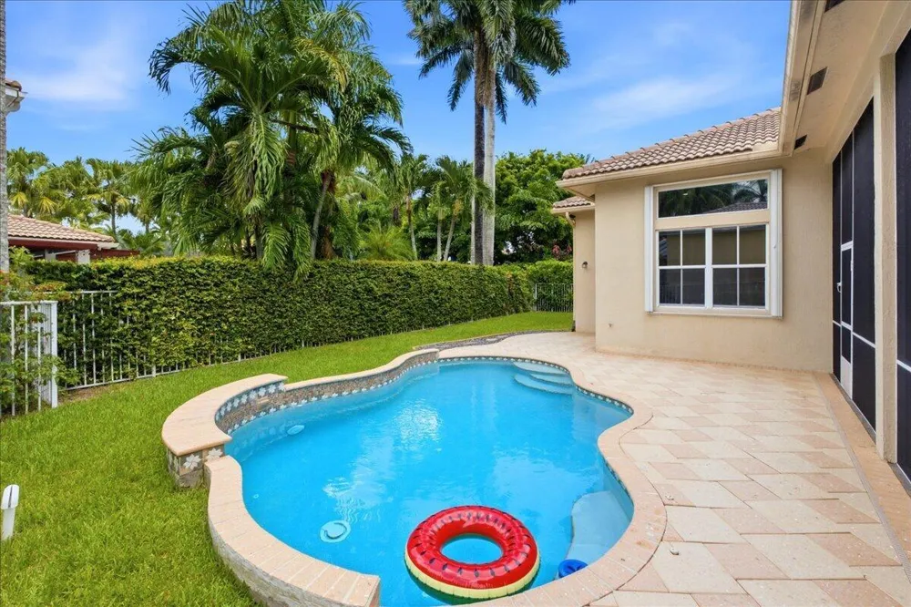 2458 Greenbrier Court Weston, FL 33327
