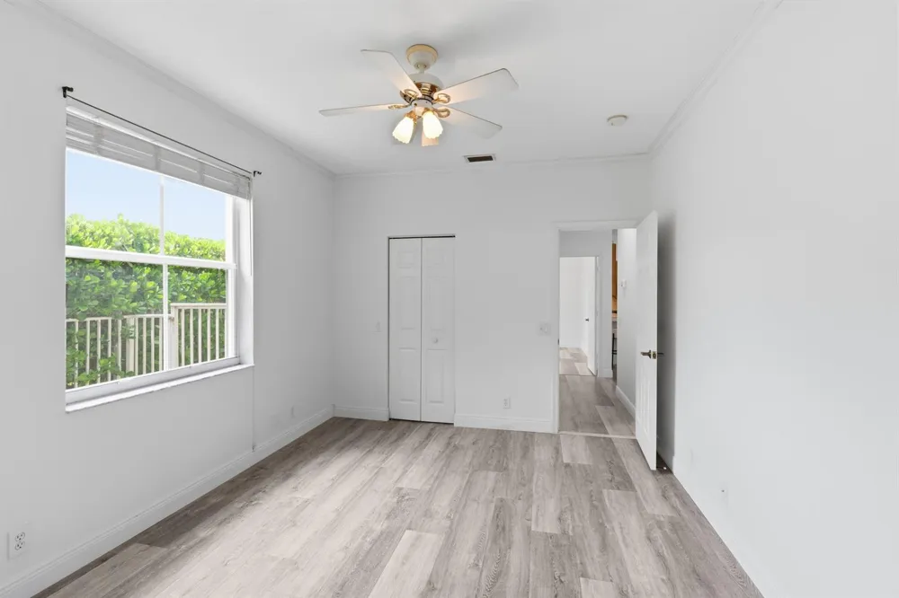 2458 Greenbrier Court Weston, FL 33327