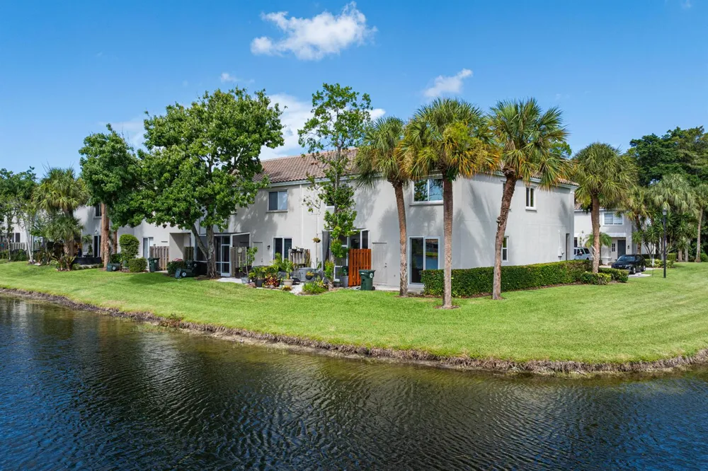 4859 NW 58TH Manor Coconut Creek, FL 33073