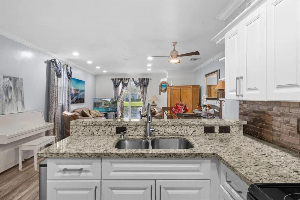 4859 NW 58TH Manor Coconut Creek, FL 33073