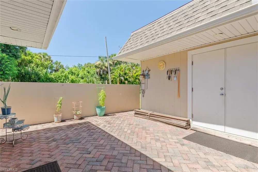 18579 Robinson Avenue Port Charlotte, FL 33948