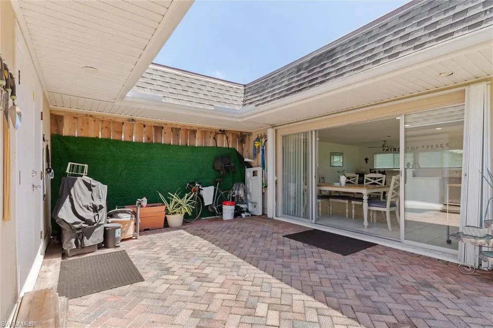 18579 Robinson Avenue Port Charlotte, FL 33948