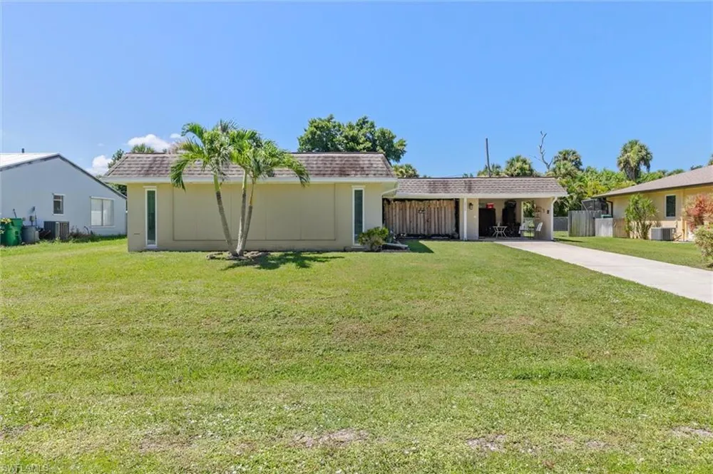 18579 Robinson Avenue Port Charlotte, FL 33948