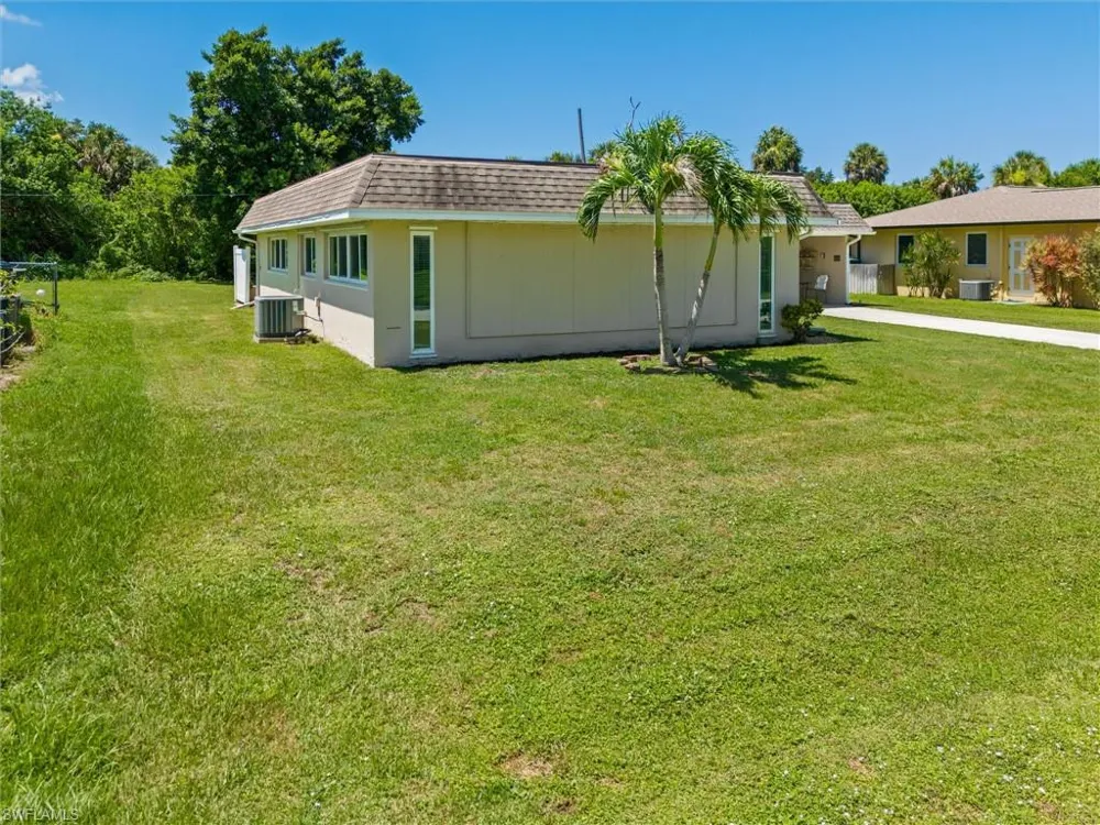 18579 Robinson Avenue Port Charlotte, FL 33948