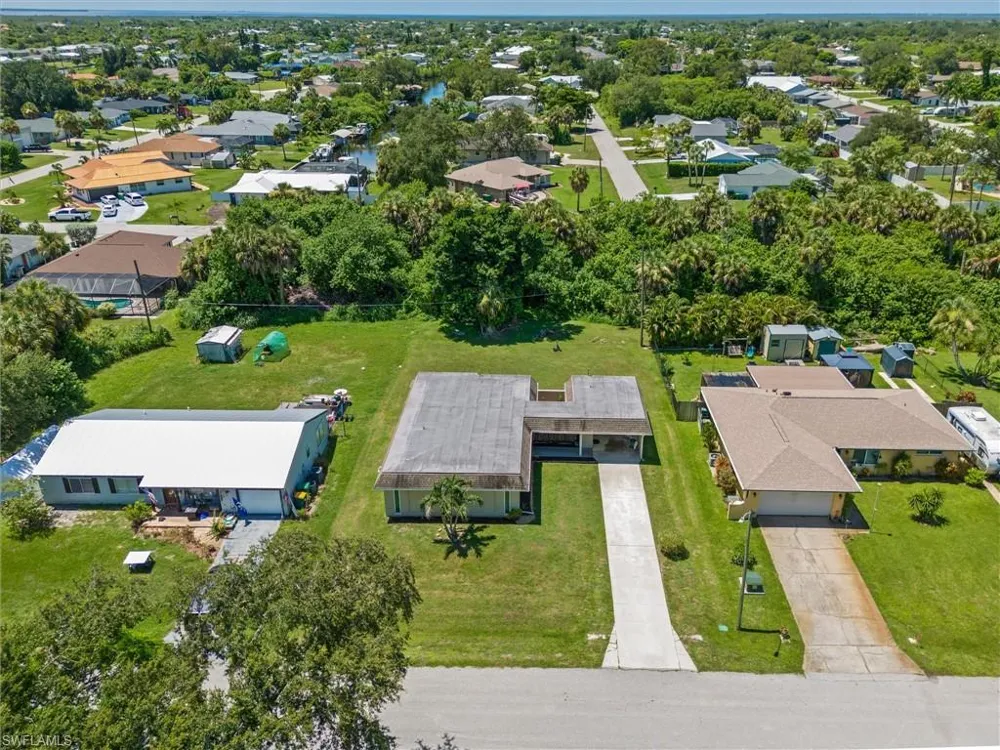 18579 Robinson Avenue Port Charlotte, FL 33948