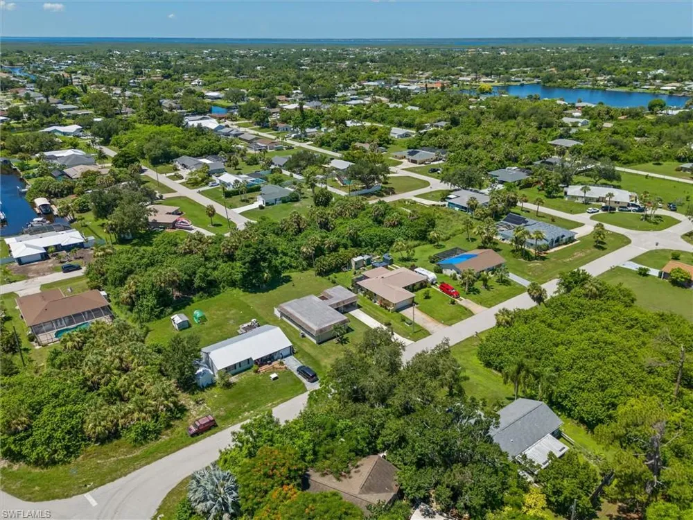 18579 Robinson Avenue Port Charlotte, FL 33948
