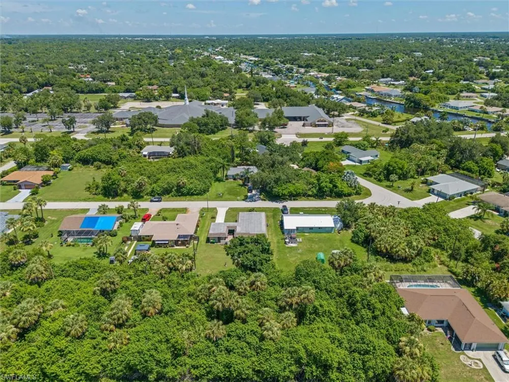 18579 Robinson Avenue Port Charlotte, FL 33948