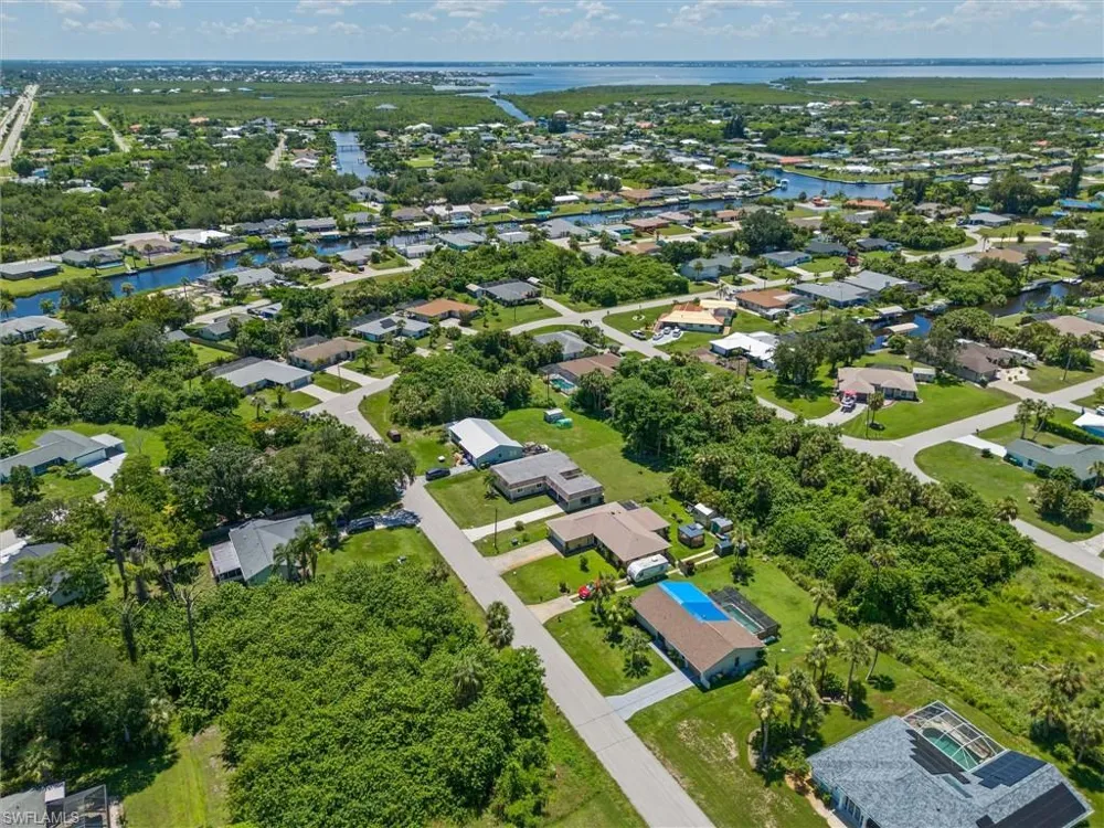 18579 Robinson Avenue Port Charlotte, FL 33948