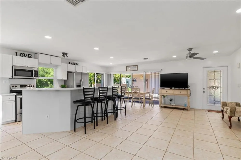 18579 Robinson Avenue Port Charlotte, FL 33948
