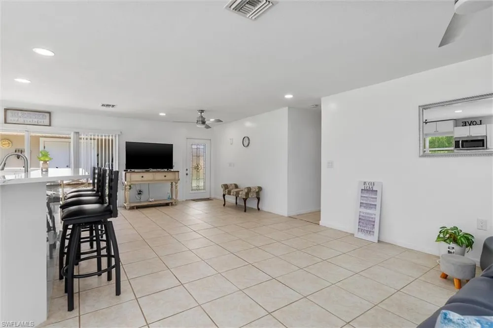 18579 Robinson Avenue Port Charlotte, FL 33948