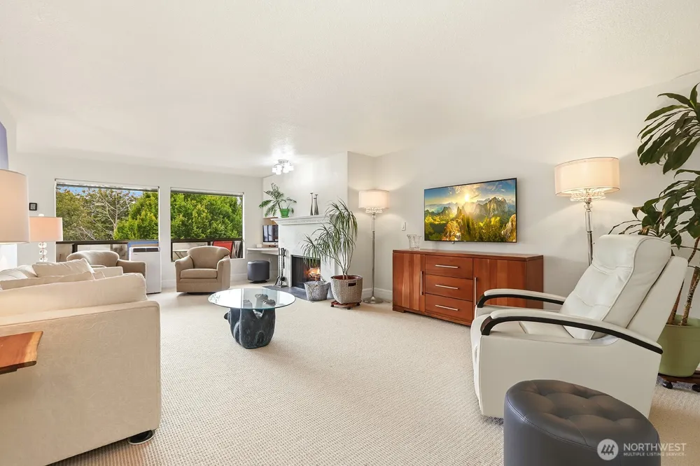 1130 5th Avenue S #201 Edmonds, WA 98020