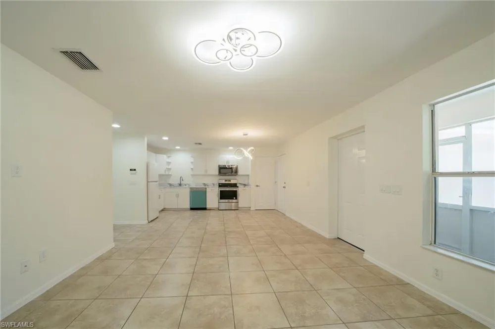 4733 29th Street SW Lehigh Acres, FL 33973