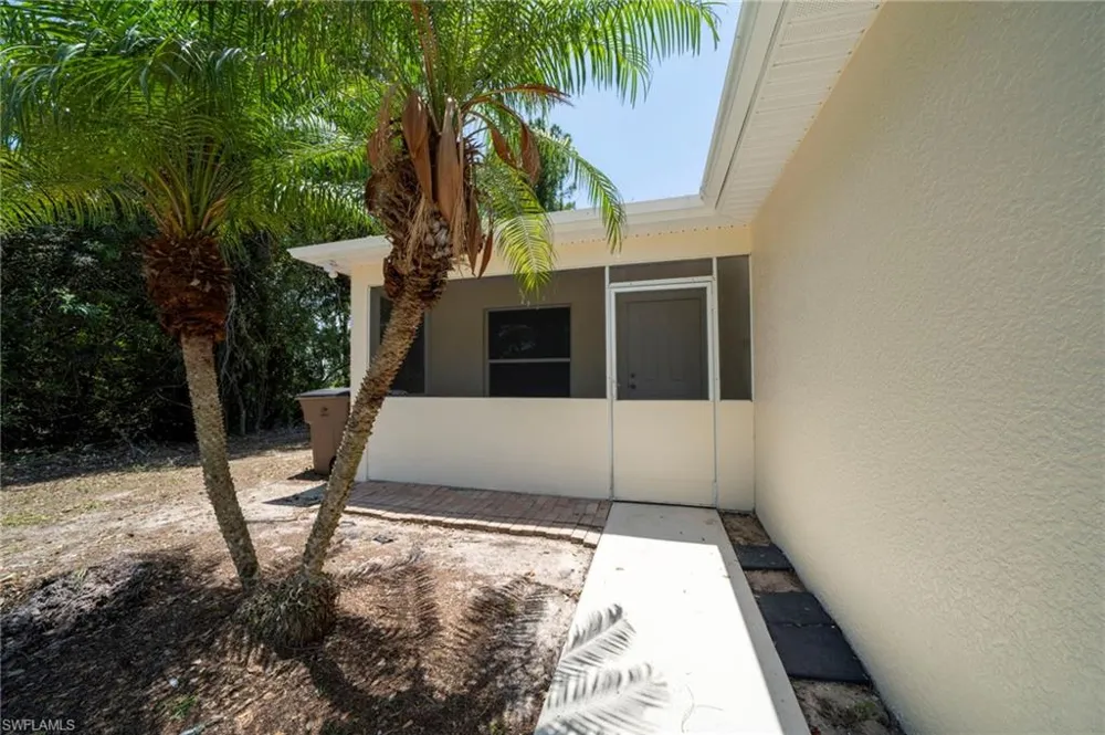 4733 29th Street SW Lehigh Acres, FL 33973