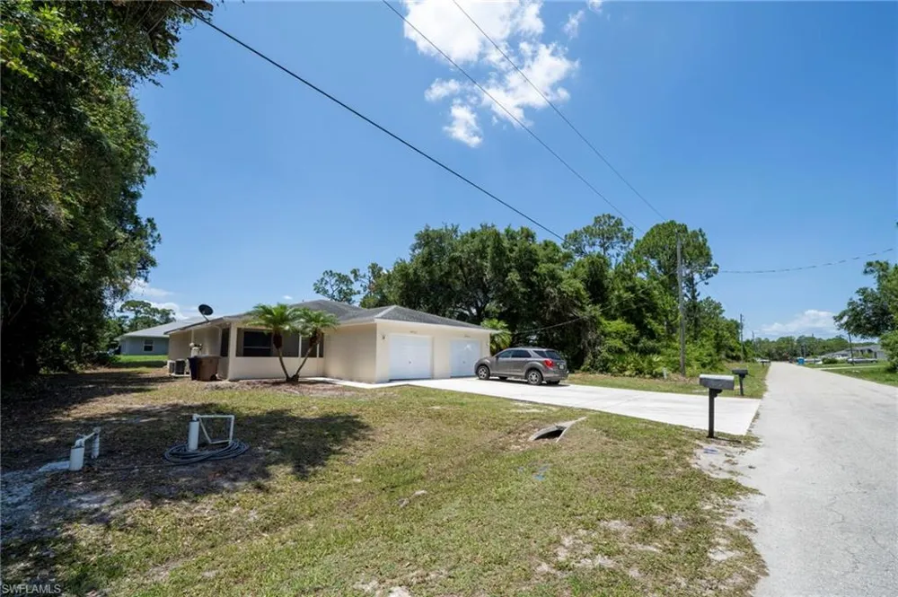 4733 29th Street SW Lehigh Acres, FL 33973
