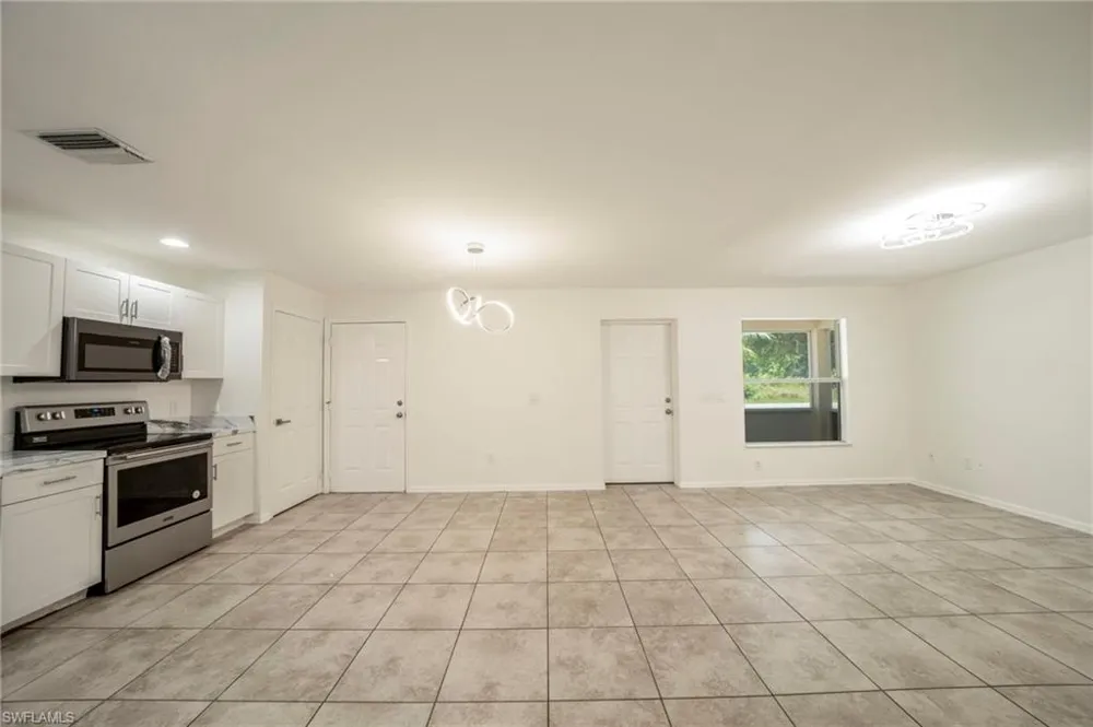 4733 29th Street SW Lehigh Acres, FL 33973