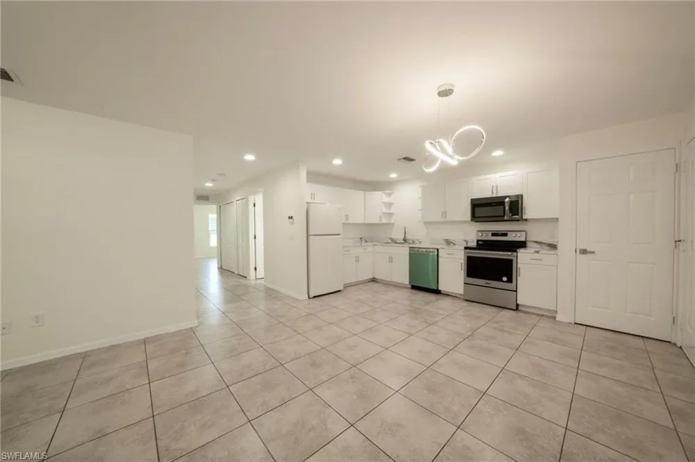 4733 29th Street SW Lehigh Acres, FL 33973
