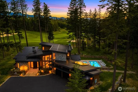160 Sanctuary Ct
