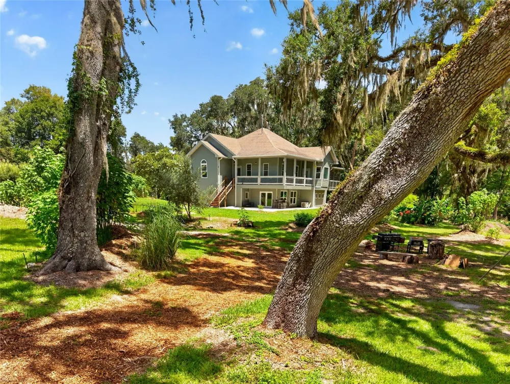 28211 MAGNON DRIVE Brooksville, FL 34601