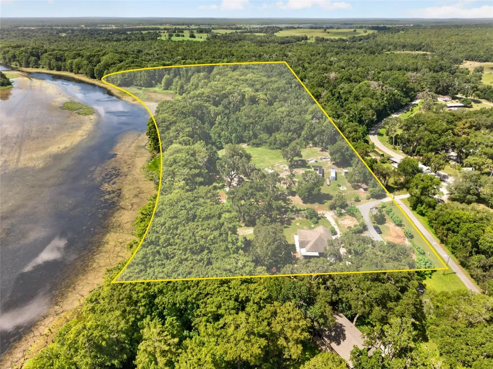 28211 MAGNON DRIVE Brooksville, FL 34601
