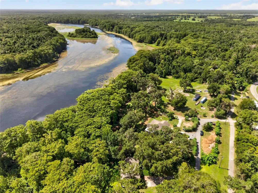 28211 MAGNON DRIVE Brooksville, FL 34601