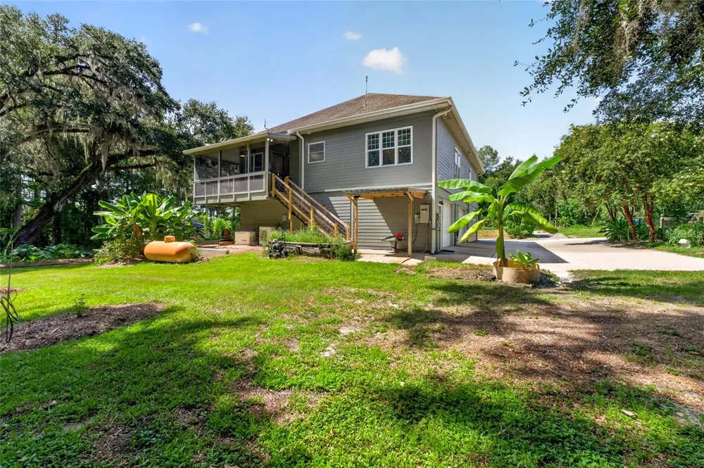 28211 MAGNON DRIVE Brooksville, FL 34601