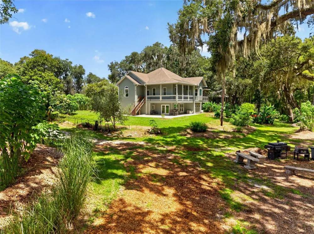 28211 MAGNON DRIVE Brooksville, FL 34601