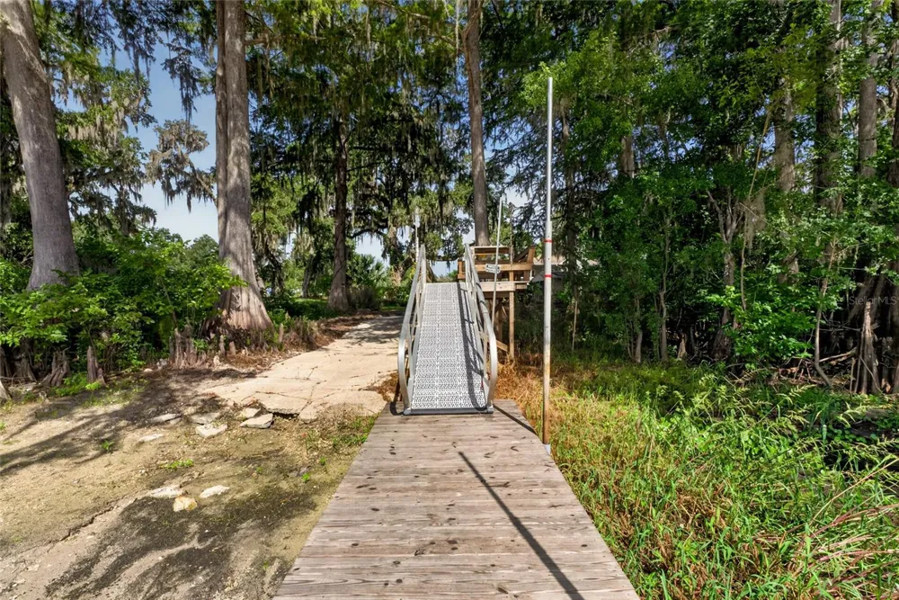 28211 MAGNON DRIVE Brooksville, FL 34601