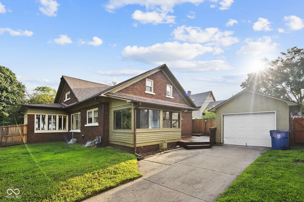 905 Maple Terre Haute, IN 47804