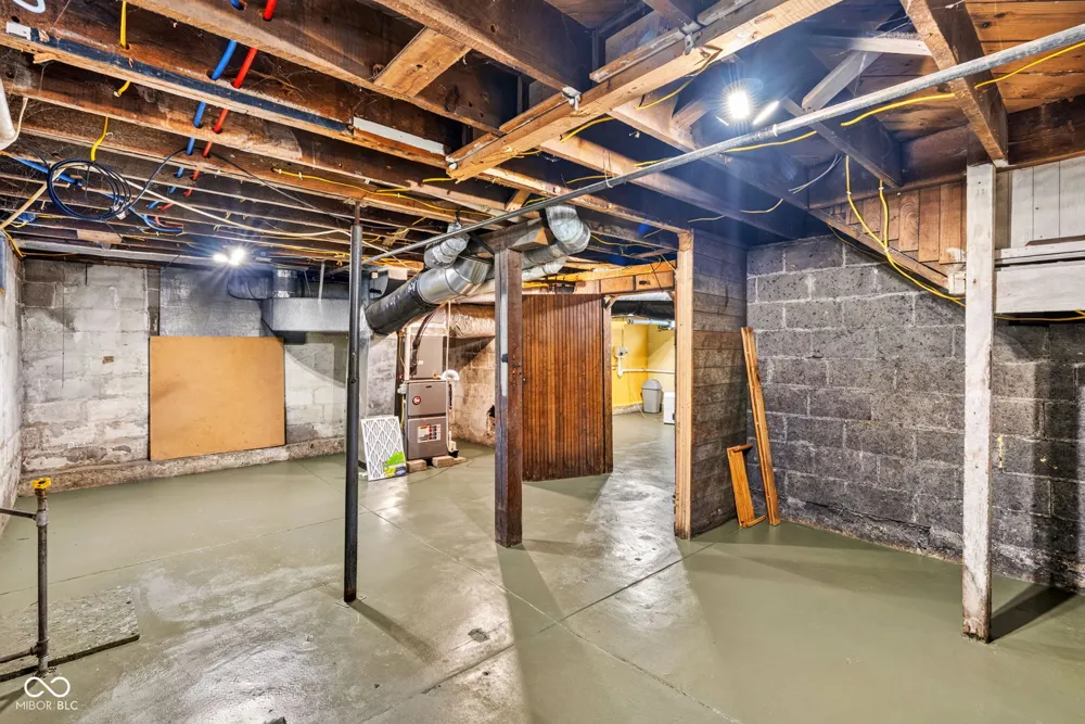 905 Maple Terre Haute, IN 47804