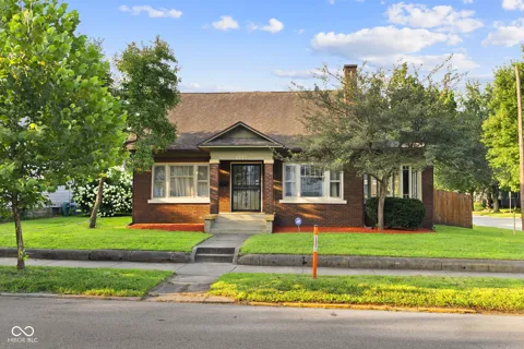 905 Maple