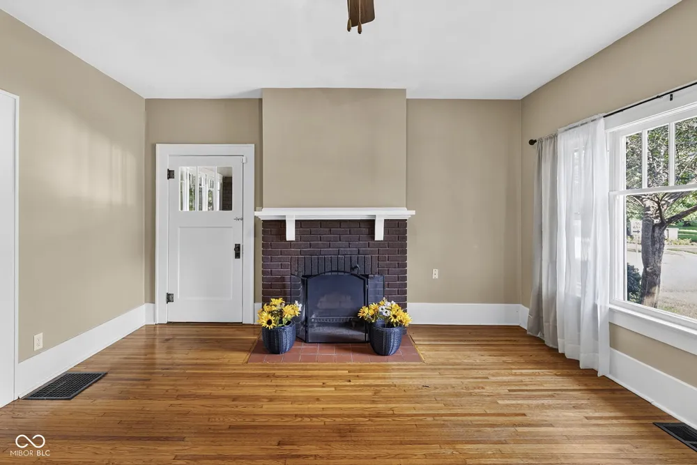 905 Maple Terre Haute, IN 47804