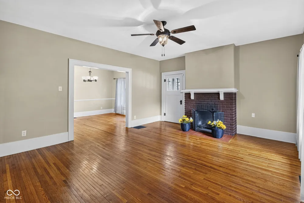 905 Maple Terre Haute, IN 47804